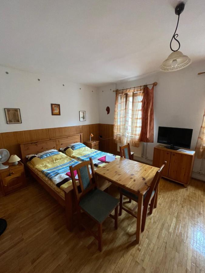 Bed and Breakfast Katalinkert Panzió Győr Exterior foto