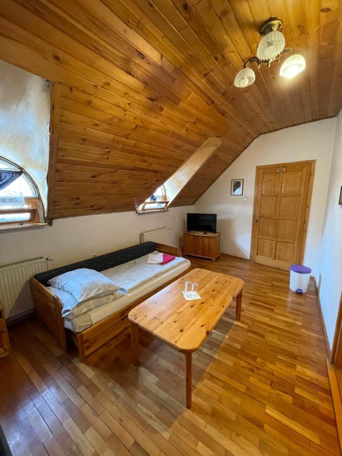 Bed and Breakfast Katalinkert Panzió Győr Exterior foto