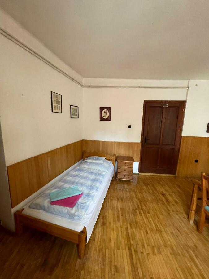 Bed and Breakfast Katalinkert Panzió Győr Exterior foto