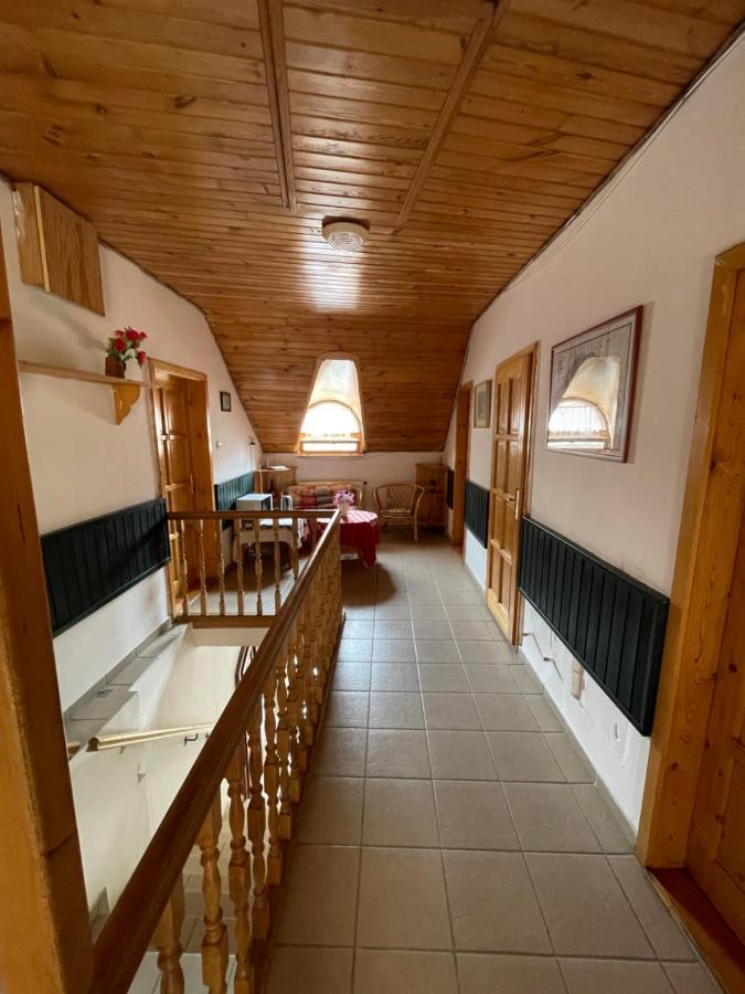 Bed and Breakfast Katalinkert Panzió Győr Exterior foto