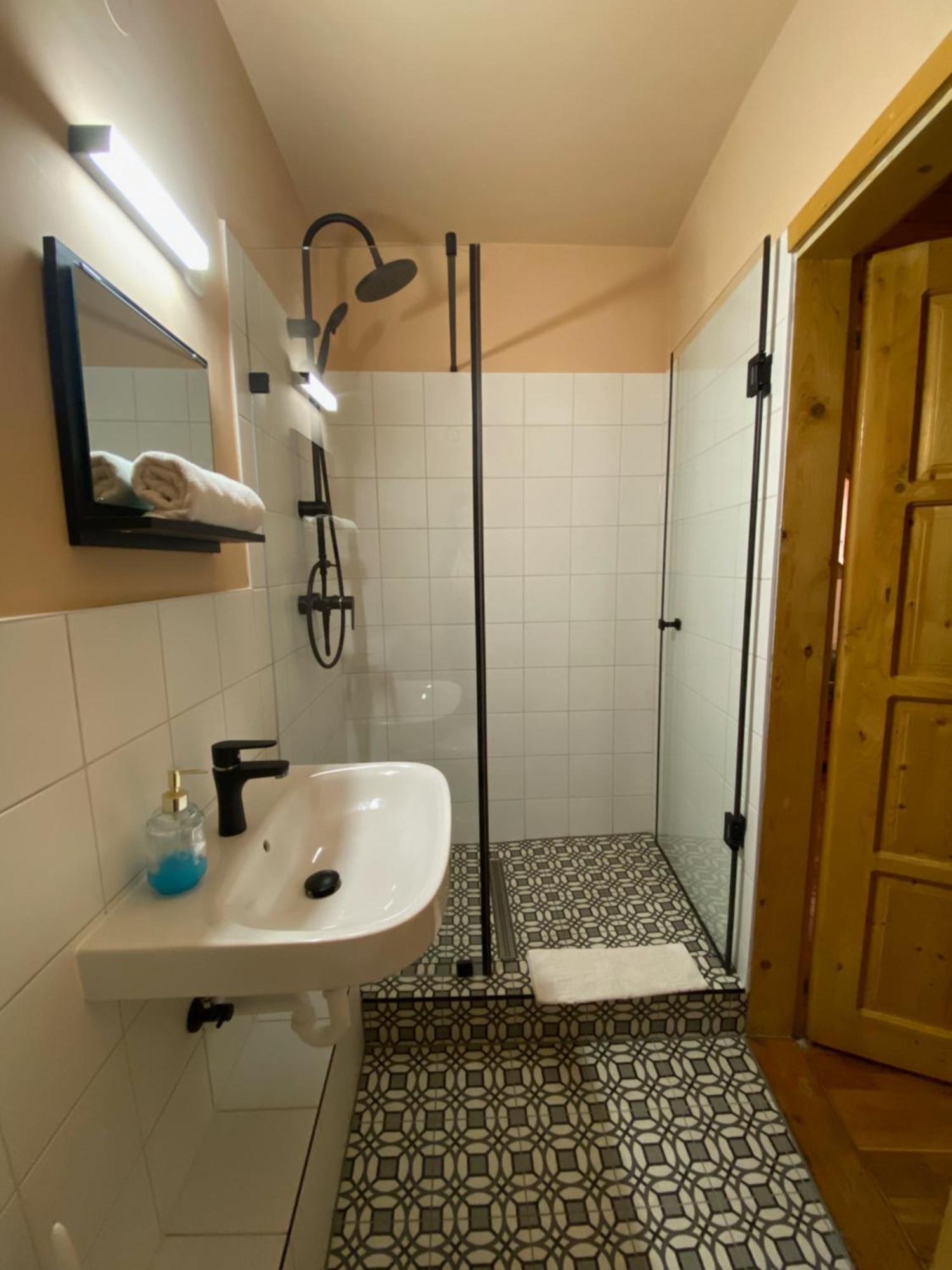 Bed and Breakfast Katalinkert Panzió Győr Exterior foto