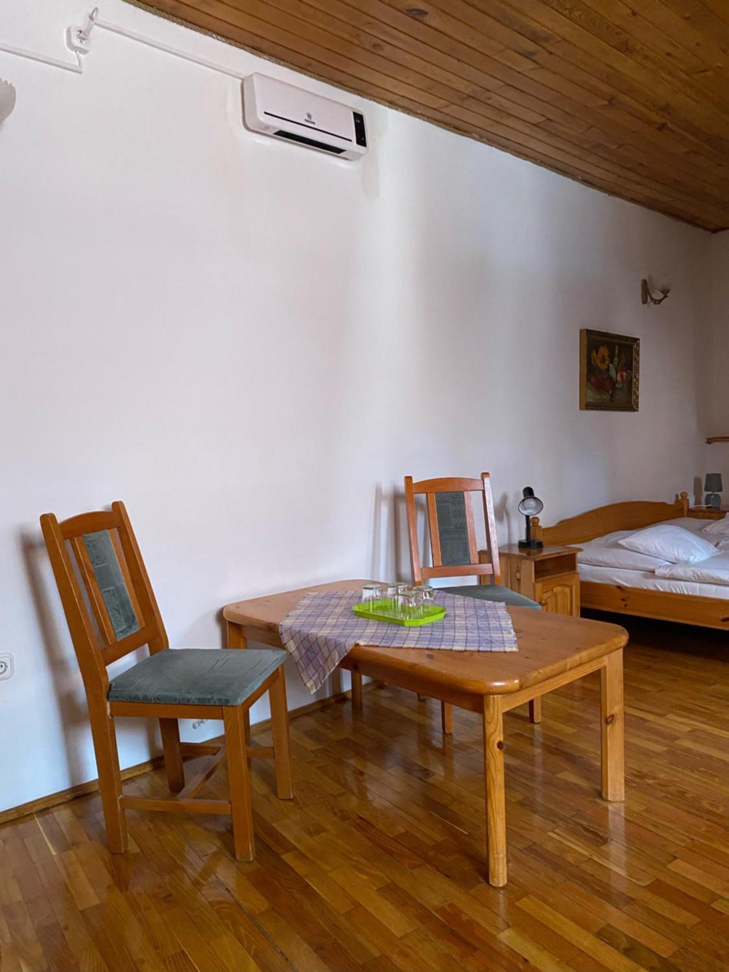 Bed and Breakfast Katalinkert Panzió Győr Exterior foto