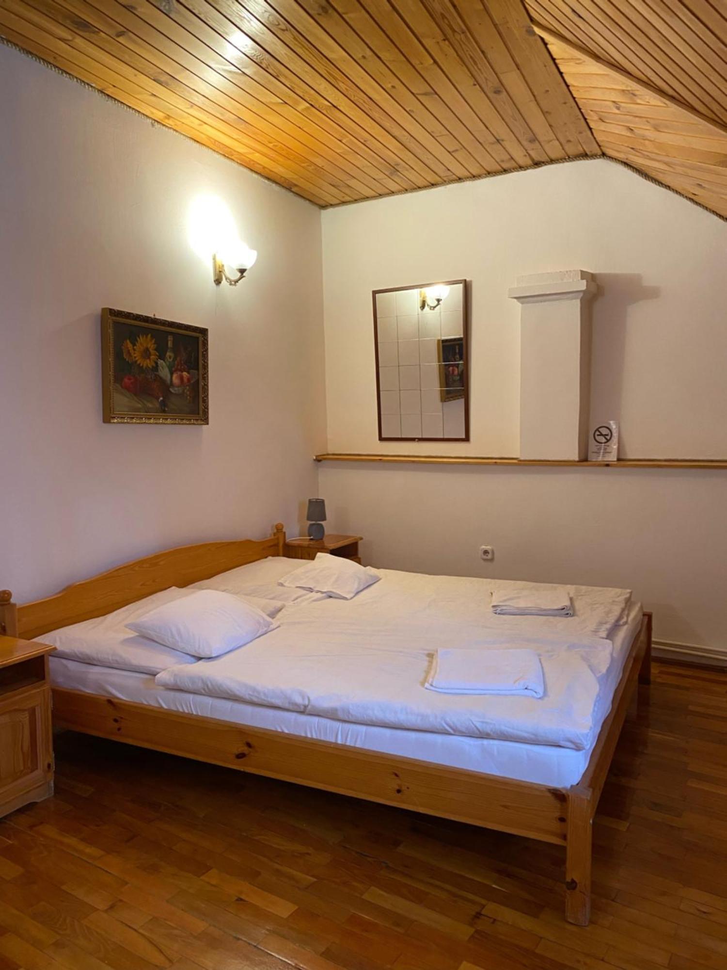 Bed and Breakfast Katalinkert Panzió Győr Exterior foto