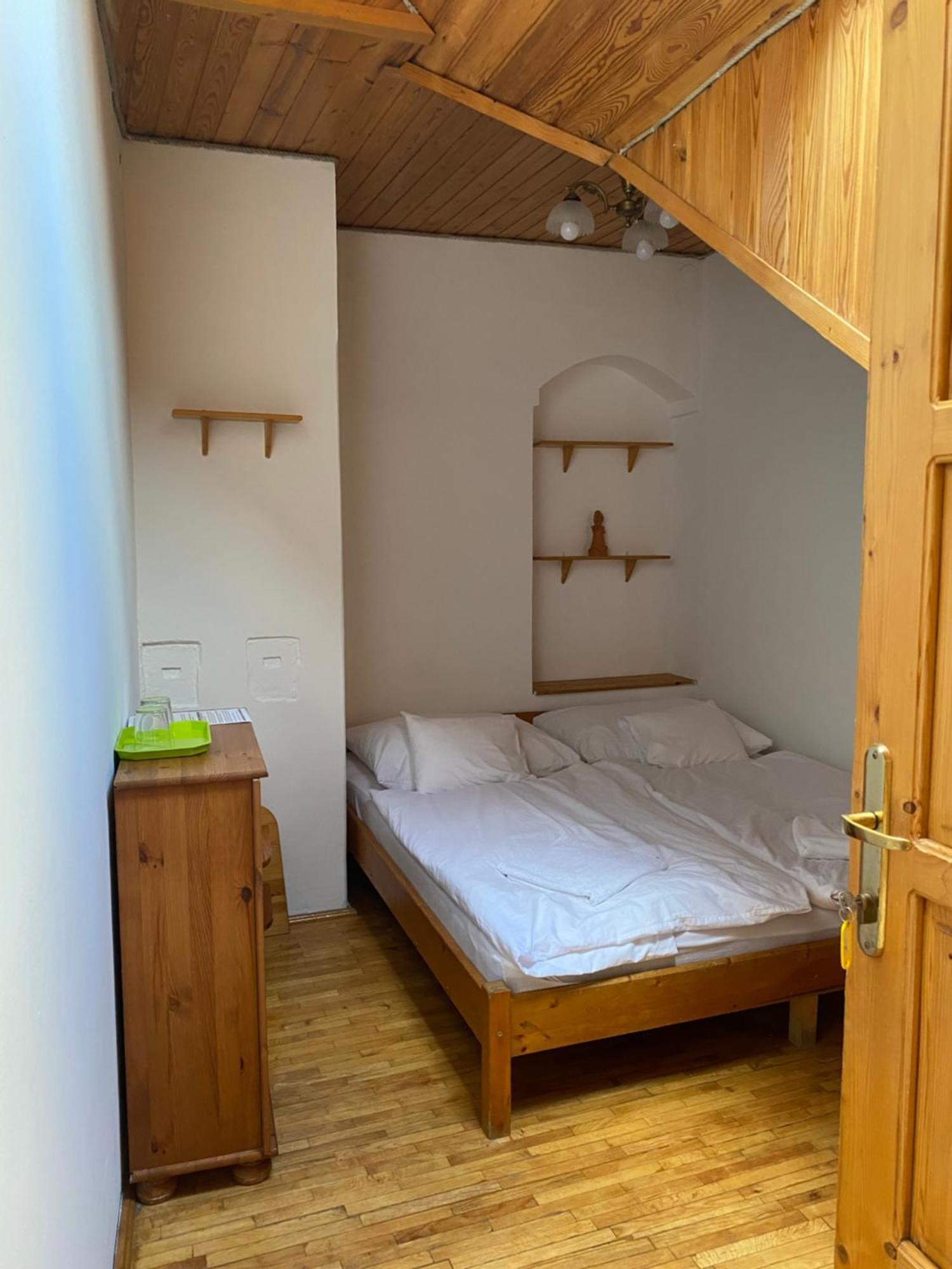 Bed and Breakfast Katalinkert Panzió Győr Exterior foto