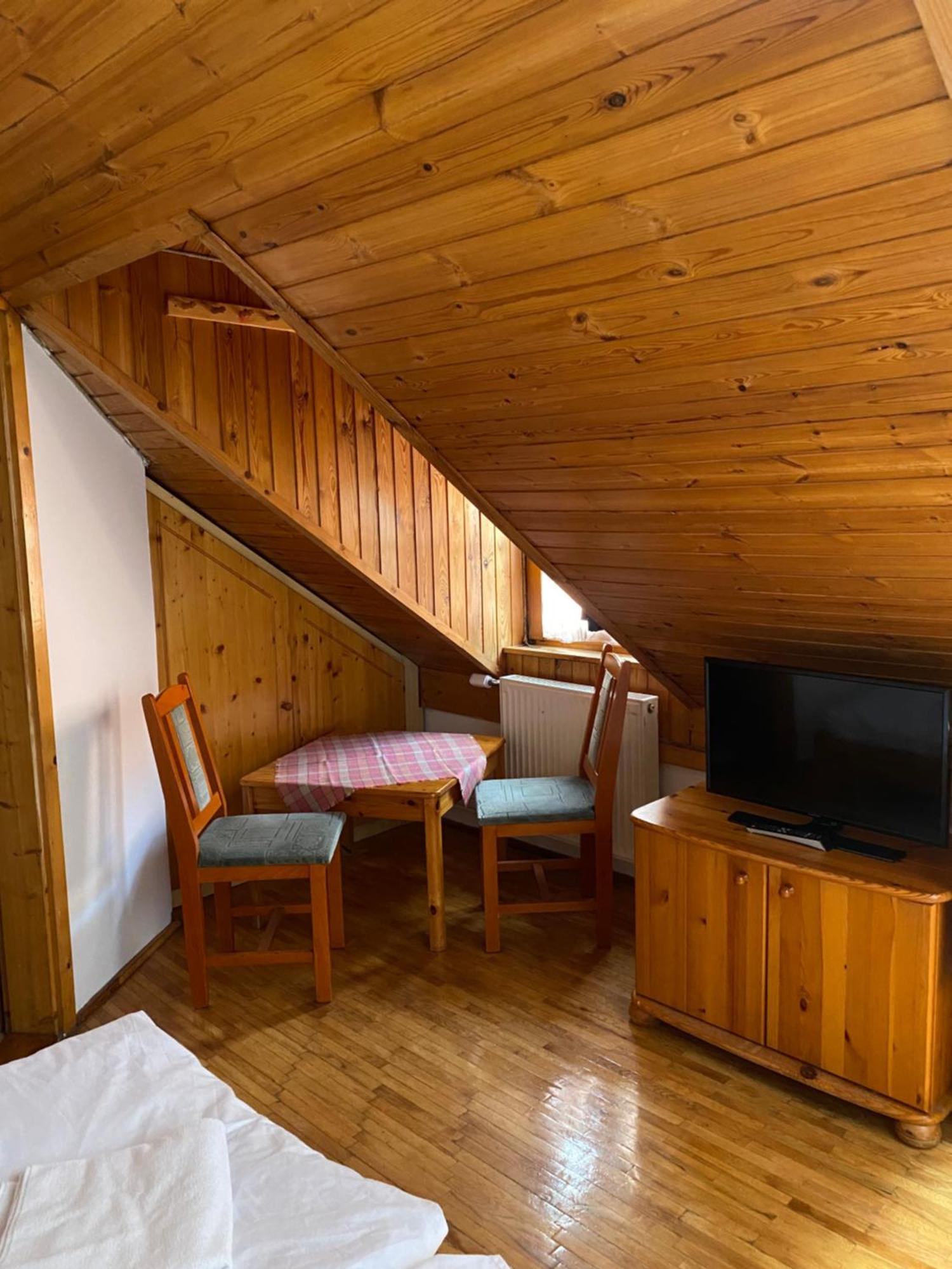 Bed and Breakfast Katalinkert Panzió Győr Exterior foto