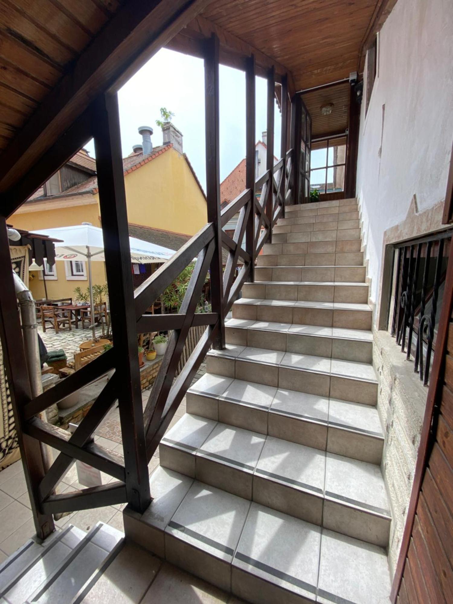 Bed and Breakfast Katalinkert Panzió Győr Exterior foto